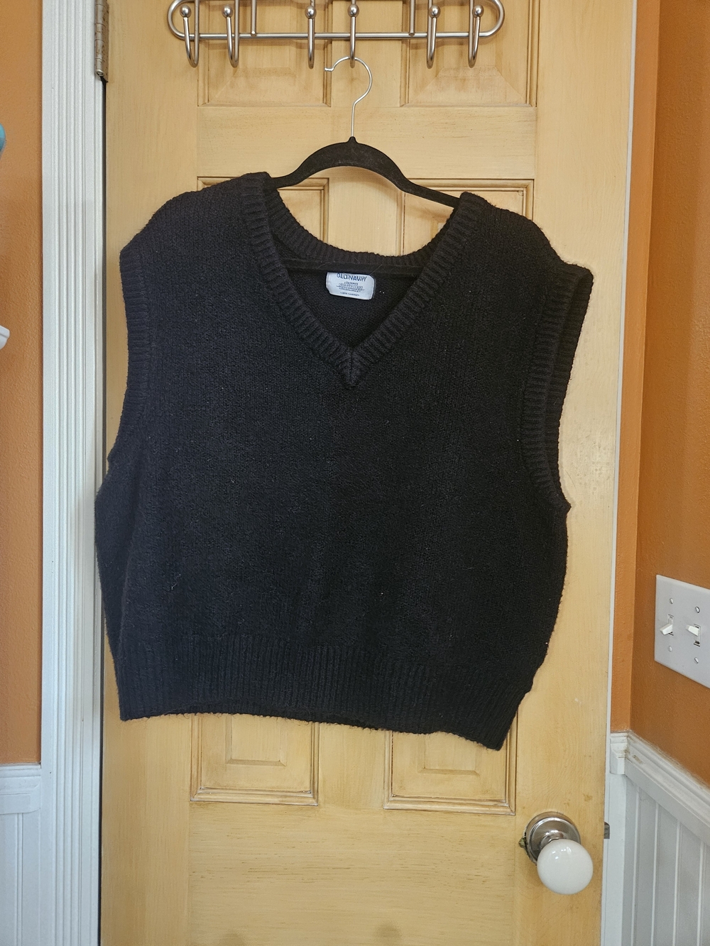 Old Navy Black V-Neck Knit Sweater Vest